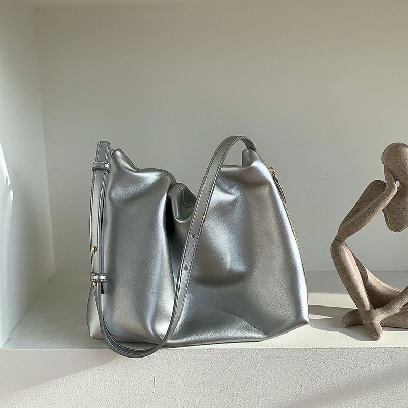 Модные женские сумки, ручная сумка, сумки через плечо, мятая сумка в корейском стиле, ретро, большая вместимость, трендовая, для отдыха, универсальная, подмышечная сумка