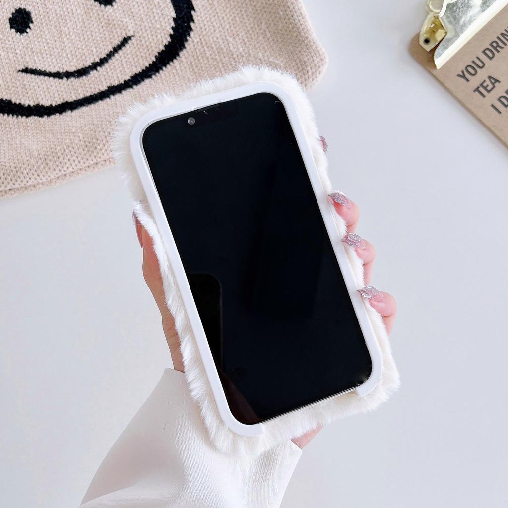 Плюшевый чехол-сердечко Color Block для iPhone 13/14/15 Pro Max - Милый осенне-зимний дизайн
