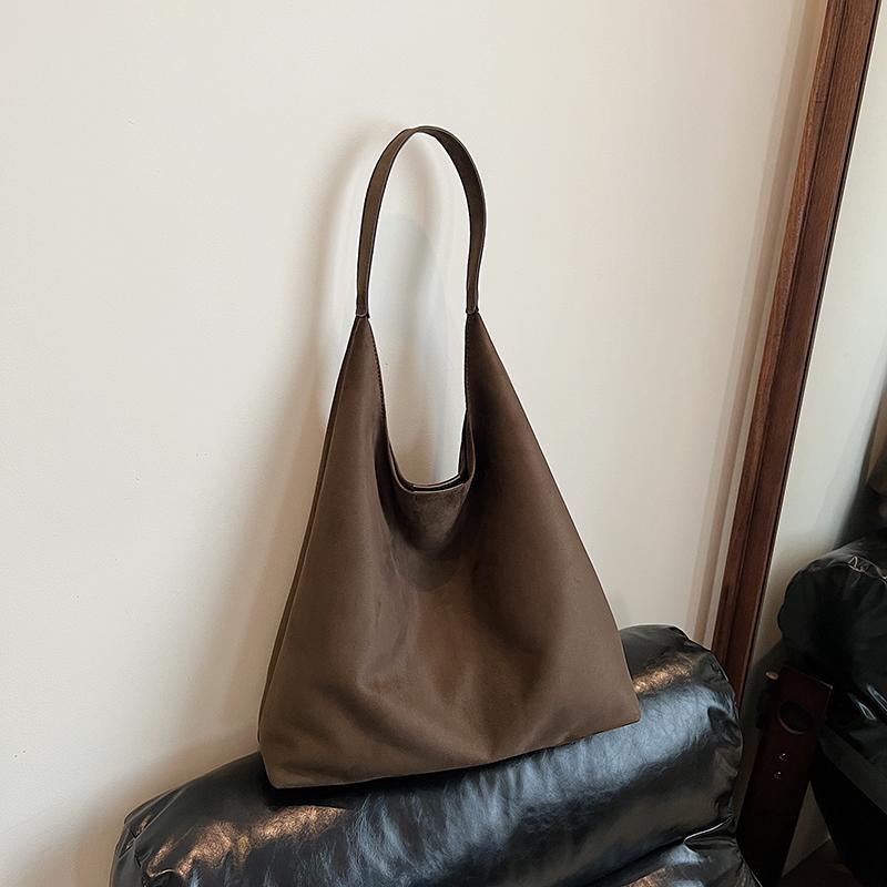 Large-capacity Tote Bag, Women's Korean Version, High-end Sense, Trendy Commuting, Simple and Versatile Shoulder Bag.