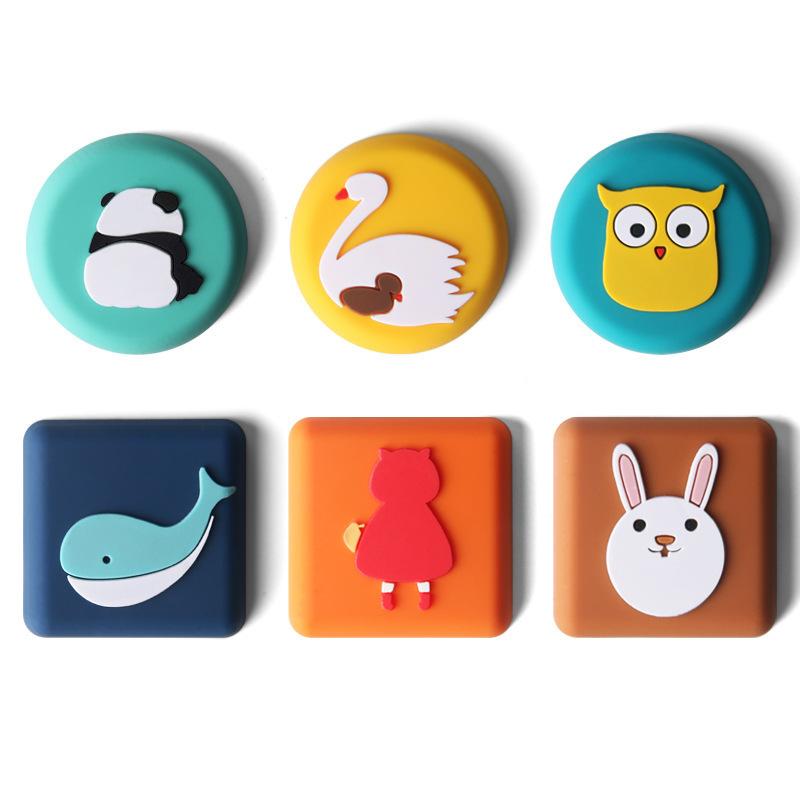 Door stopper for children - wall protection against the door handle Door stopper for children - wall protection | GRABBLE PANDA