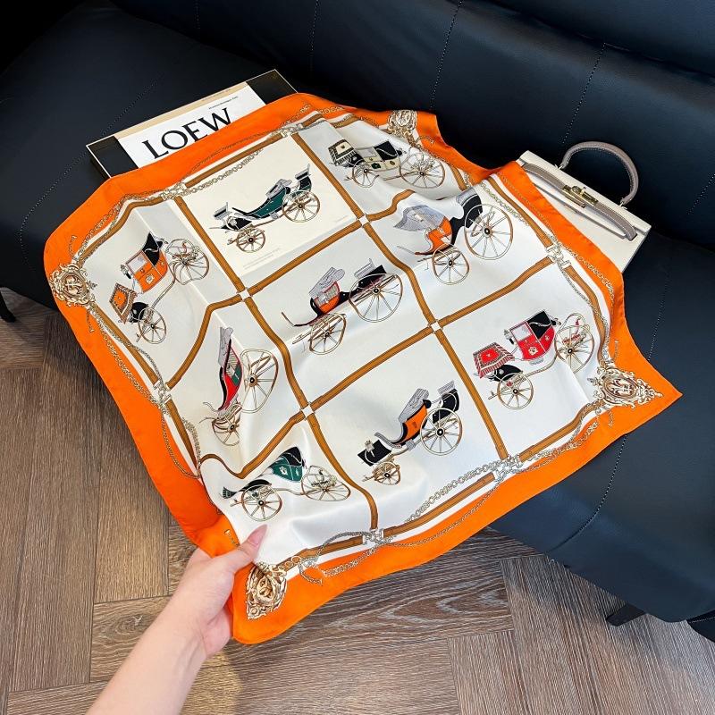 Spring and summer new Korean fashion sweet polka dot simulation silk small square scarf women's thin sunscreen silk scarf decorative small scarf