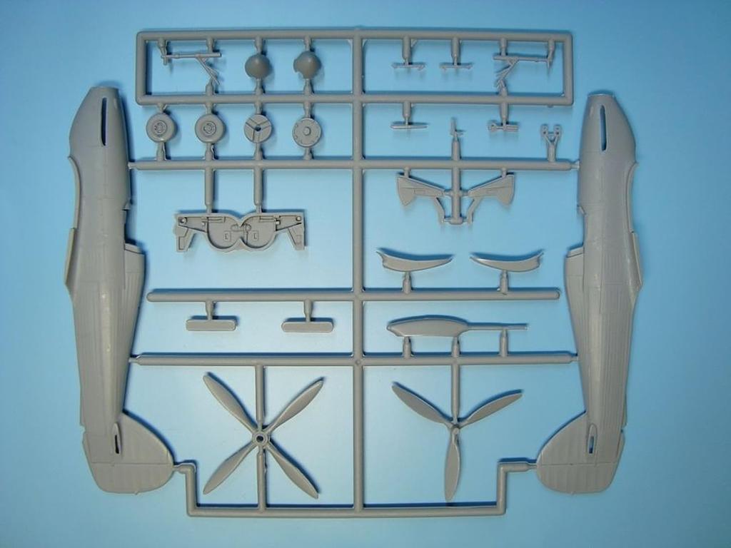 AZ Model Британский Hawker Hurricane 40-мм пушка пластиковая модель AZM7306 1/72 Mk.4