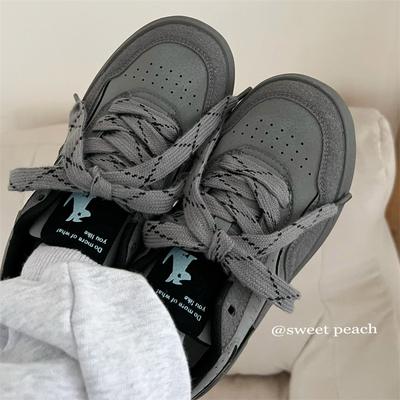 Маленькие белые туфли женские зимние нишевые ретро платформа спортивные повседневные кеды