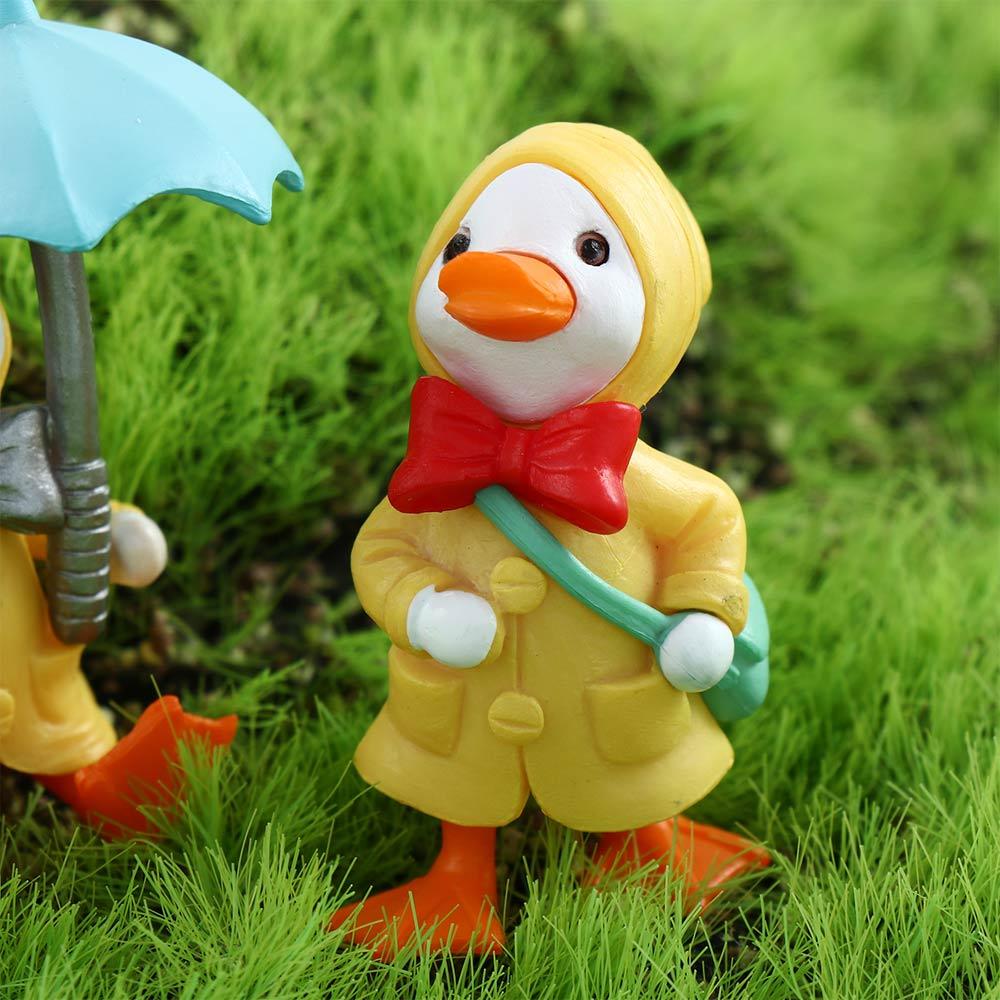 Garden Raincoat Duck Animal Resin DIY Ornaments Figurine Cake Decoration Micro Landscape Miniature