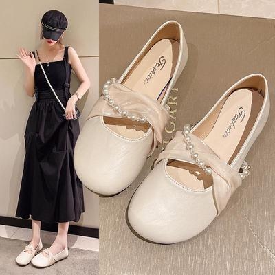 Модные женские лоферы весна-лето 2024: Туфли Мэри Джейн из кожи на низком каблуке с бусинами