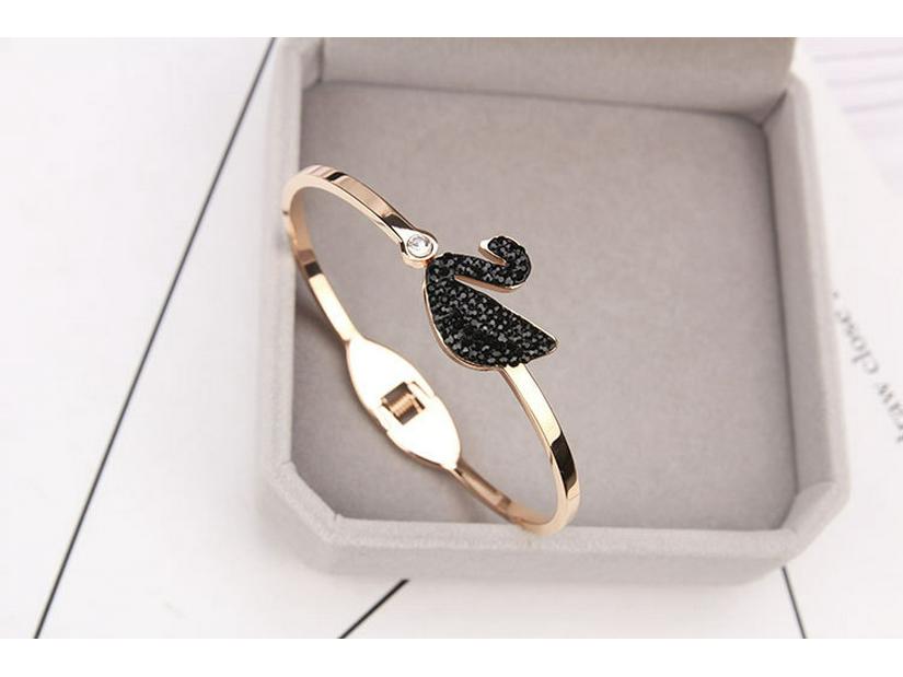 Женский титановый стальной открытый браслет-манжета с покрытием из розового золота и бриллиантами