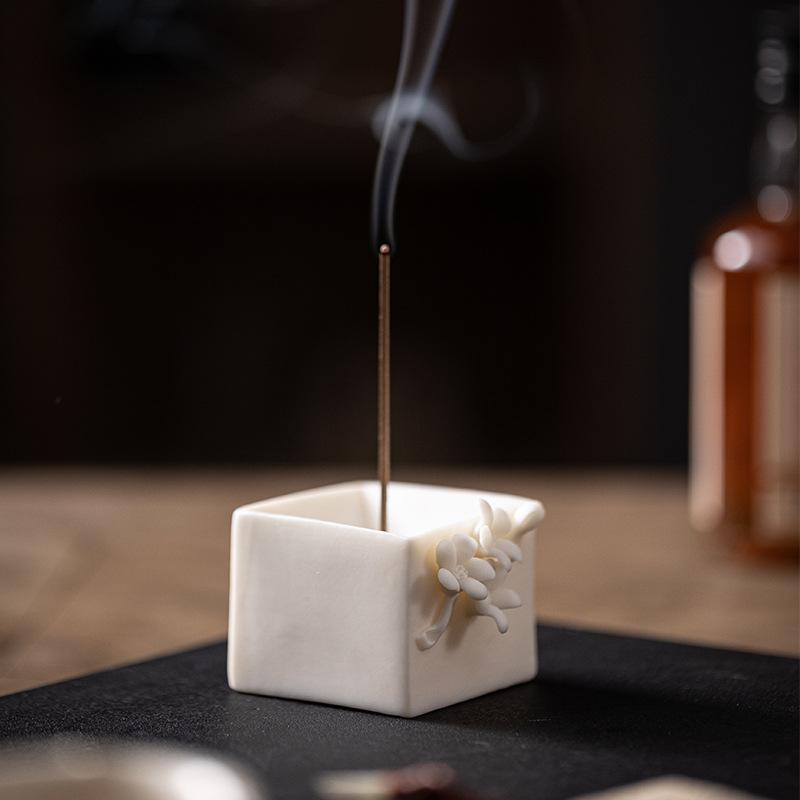 Креативная ручная работа, подщипнутая слива, подставка для благовоний, чайный столик, белый фарфор, столик для благовоний, подставка для благовоний, вертикальная вставка для благовоний, маленькое украшение