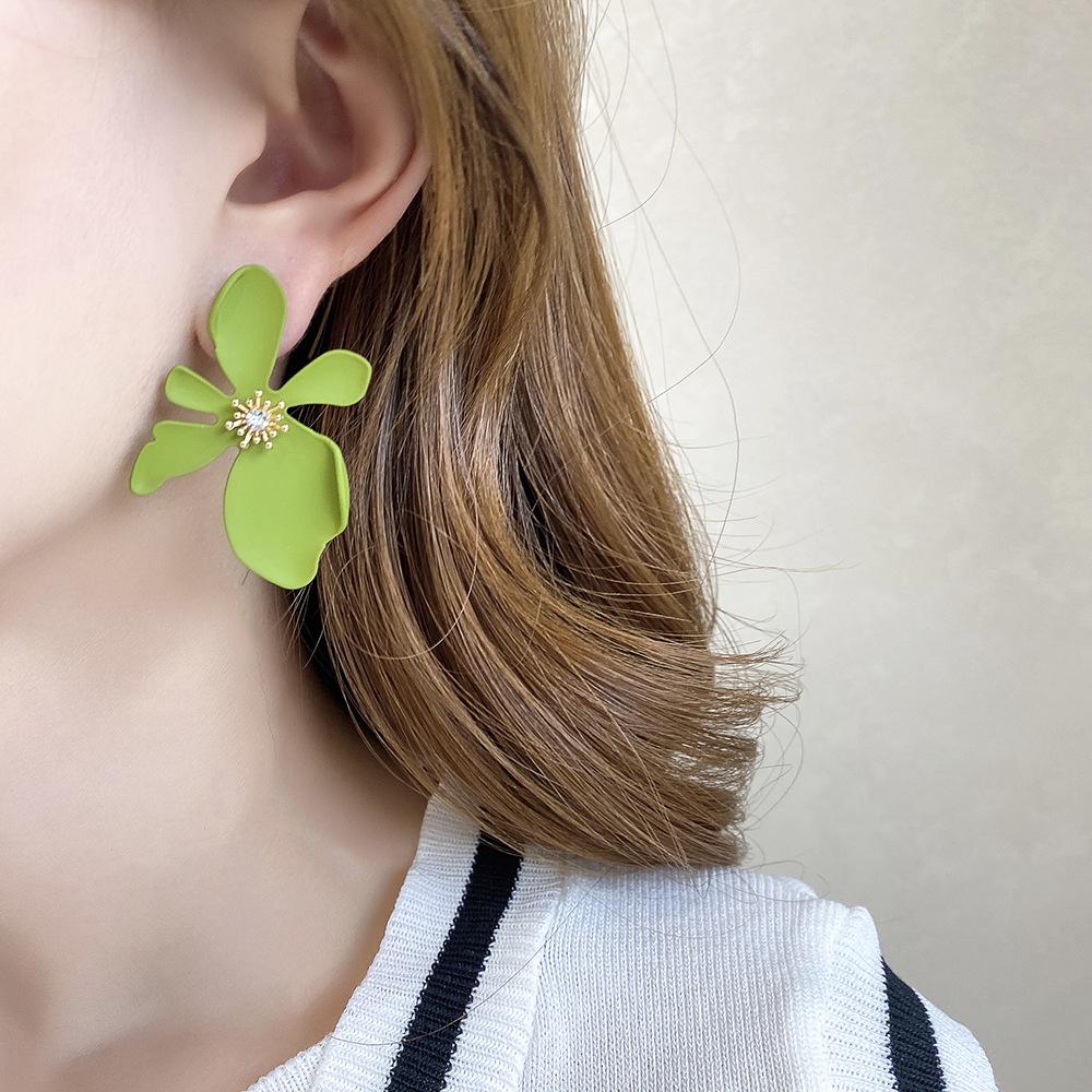 Корейские большие серьги-гвоздики с красным цветком, модные серьги-гвоздики с лепестками зеленого и белого цветка для женщин, ювелирные изделия OG091