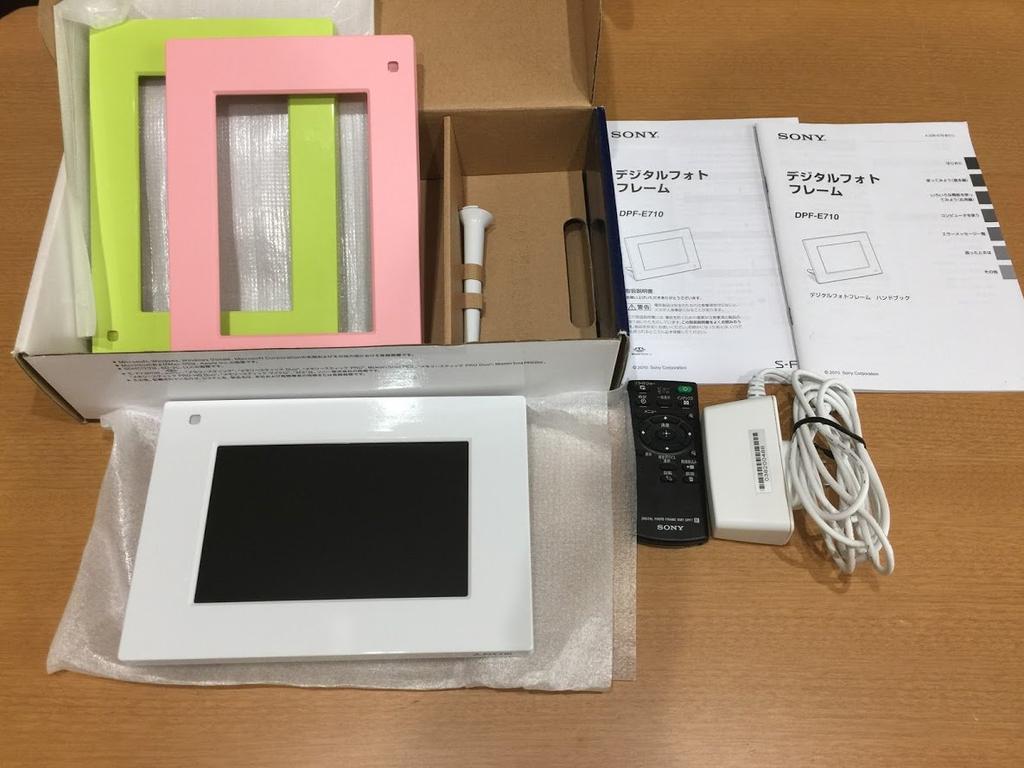 Sony Digital Photo Frame E710 Type Memory 128MB White S-Frame 7.0 Built-in DPF-E710/WI
