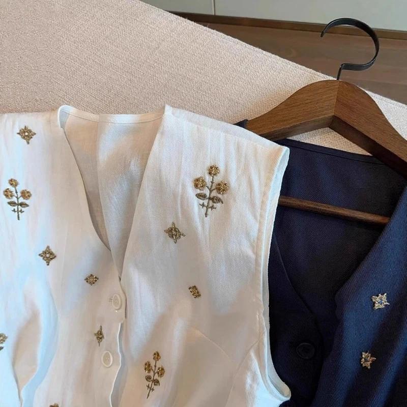 Женский sleeveless жилет с цветочной и звездной вышивкой, V-образным вырезом и пуговицами спереди