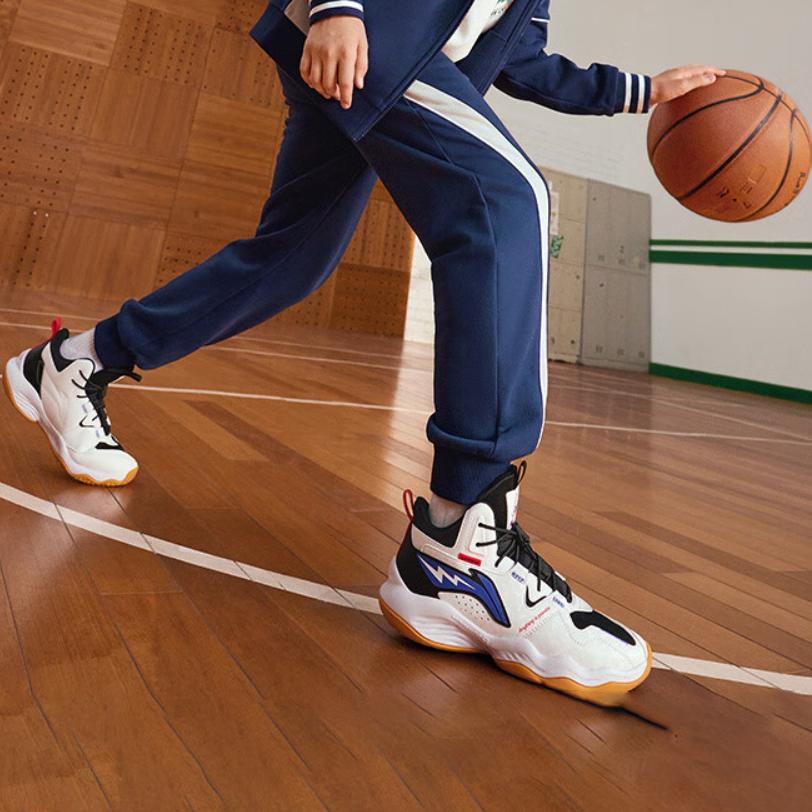 Li Ning Kids Comfortable Non-Slip Shock Absorbing Durable Breathable Basketball Shoes Kids Sneakers White YKBT090-11