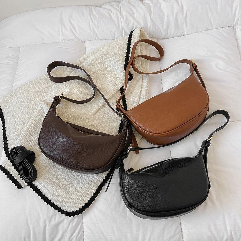 Сумка женская новая модная универсальная на одно плечо подмышку простая нишевая высококлассная сумка-пельмень сумка-мессенджер