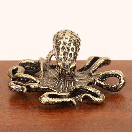 Латунная фигурка осьминога Металлическая резьба Статуэтка осьминога Скульптура морского животного Украшение Фэн-шуй Украшение для дома офиса рабочего стола