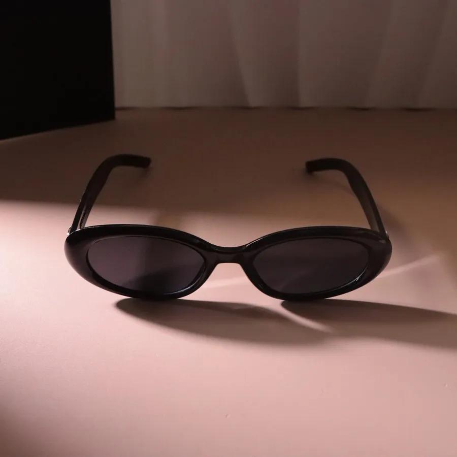 Повседневные овальные солнцезащитные очки с маленькой оправой для женщин и мужчин, солнцезащитные очки, женские зеркальные цветные, дизайнерский бренд, модные роскошные очки