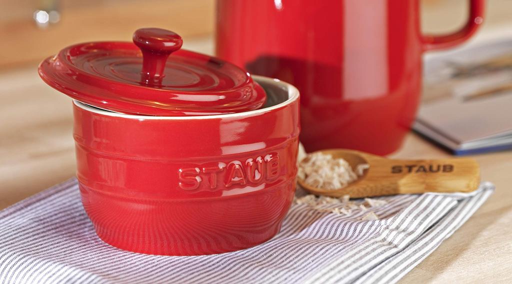 Staub "Ceramic Salt Crocker 10cm" Storage Container for Seasonings [Official Japanese Product] Salt Crocker 40511-562