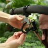 2 шт. крючки для коляски, вращающиеся на 360 градусов, хорошая грузоподъемность, ABS, органайзер для коляски, зажимы для сумки для дома