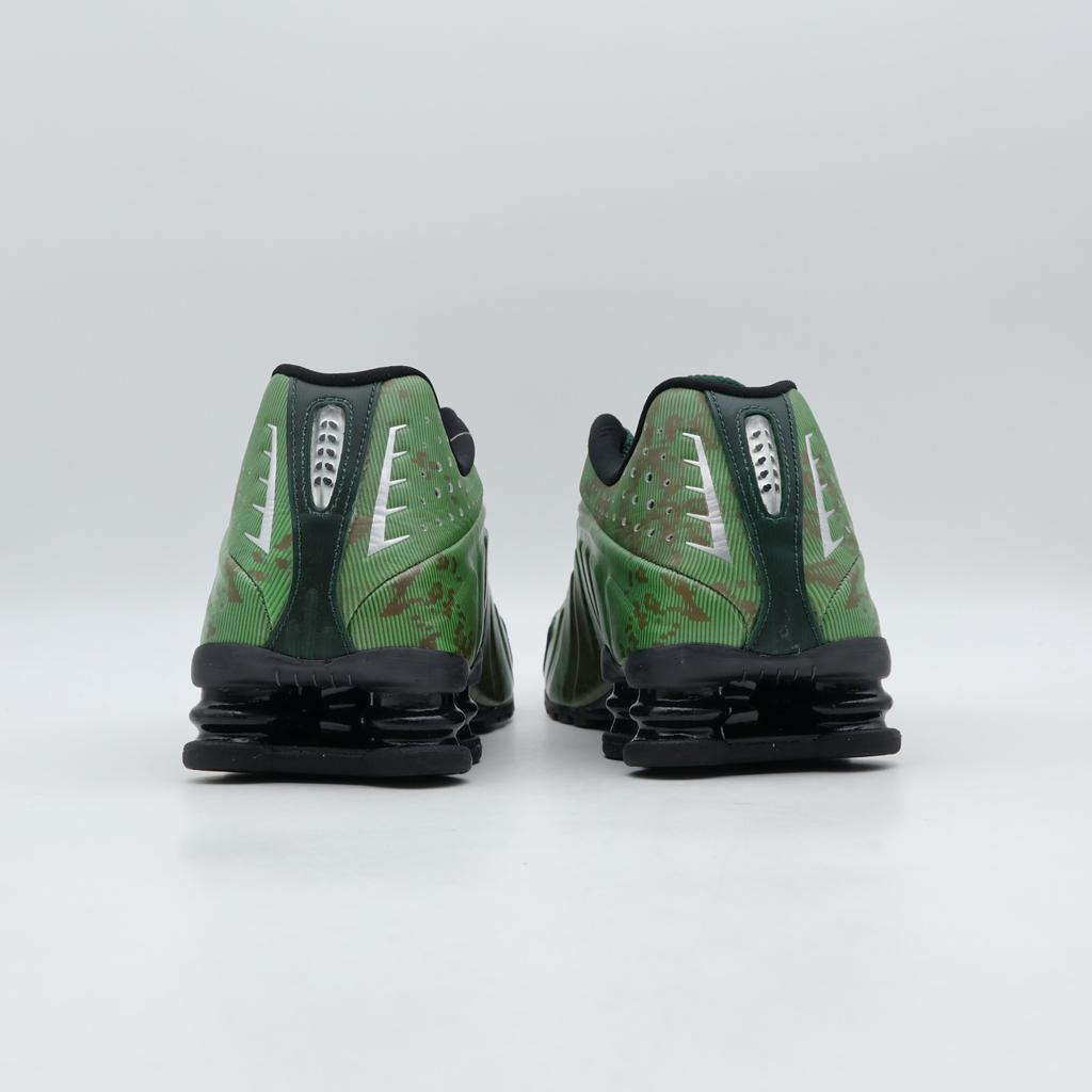 IQ0636-300 Nike Shox R4 Благородный Зеленый и Командный Келли Зеленый (Мужской)