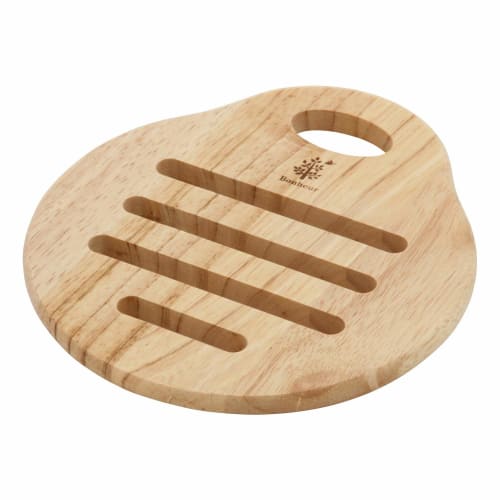 Fuji Boeki Bonheur Trivet, 18cm x 16cm x 1cm, Natural Pear-Shaped, Made of Natural Wood, with Handles, 22646