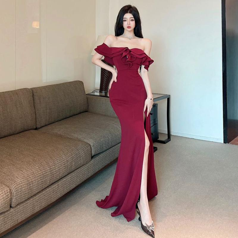 Женское платье-труба с открытыми плечами и разрезом на банкетном платье в стиле знаменитостей