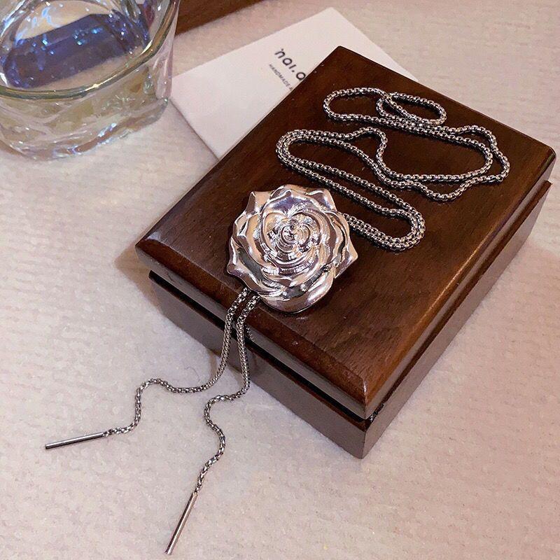 ins cold wind pull adjustable rose necklace female summer personality simple collarbone chain temperament sweet cool necklace