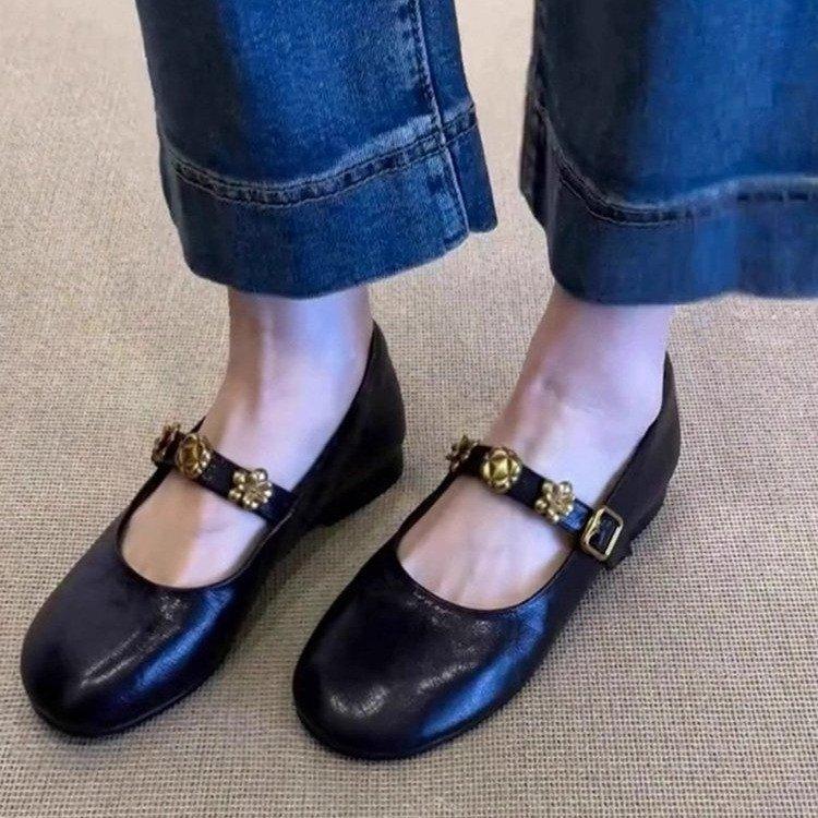 Действительно мягкая кожа~ универсальные туфли-лодочки на плоской подошве для женщин 2025 новые красные с юбкой Мэри Джейн маленькие кожаные туфли для женщин