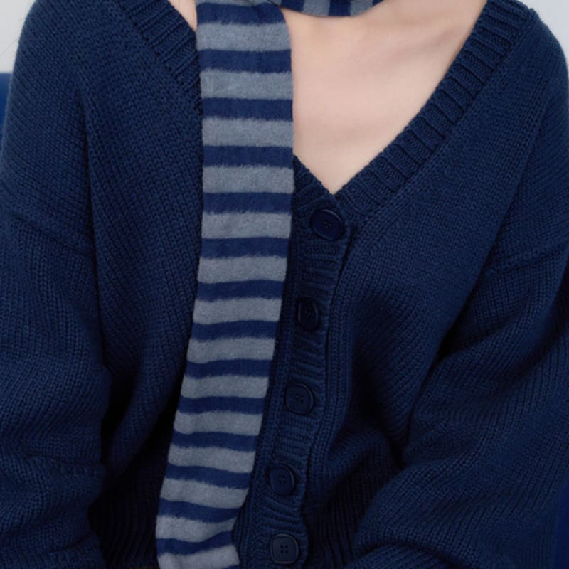 Geegee Fluffy Stripe Long Scarf - Navy