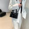 Bow Niche Korean Crossbody Bag for Women Simple Commuting Mobile Phone Small Square Bag New Versatile Casual Handbag