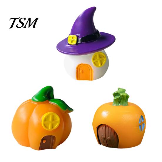 Miniature Haunted House for Micro Landscapes Halloween Mini Resin Ornaments, Cute Pumpkin/Wizard Hat/Carrot Cabin Figurines Decorations Landscape
