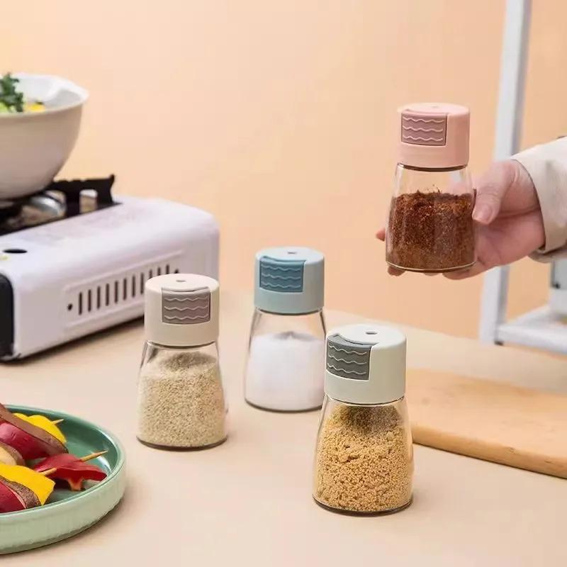 1PCS Kitchen Quantitative Seasoning Jar Glass Press Control Salt Bottle Metering And Sprinkling Salt Seasoning Bottle