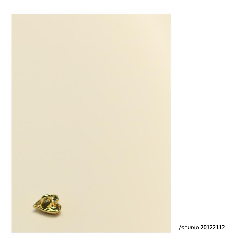 Yisen ESSTUDIO Women's Retro Heart-Shaped Metal Button Shirt Cardigan