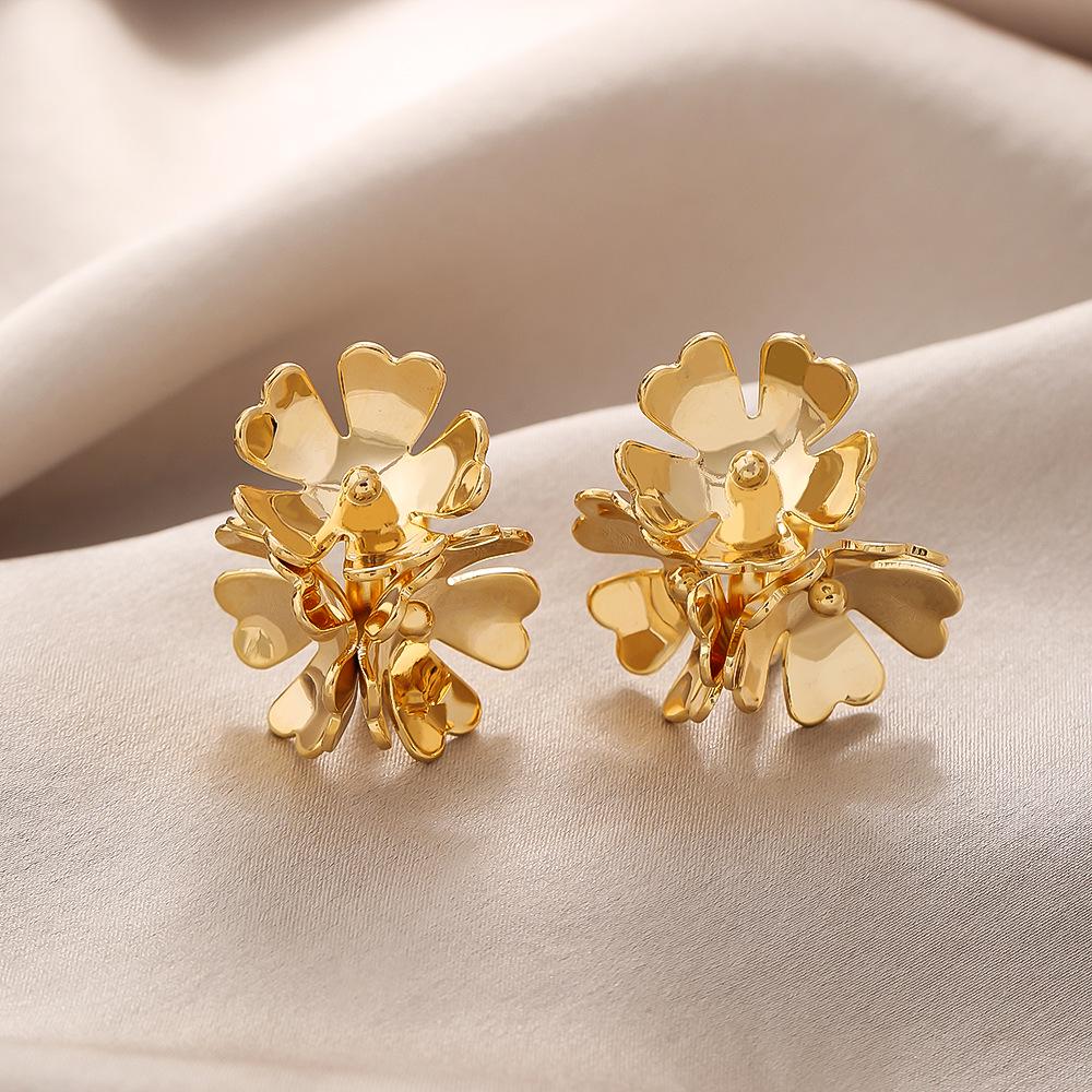 Luxury Niche Design Flower Earrings: Trendy Metal Style Studs, Elegant & Versatile for Women
