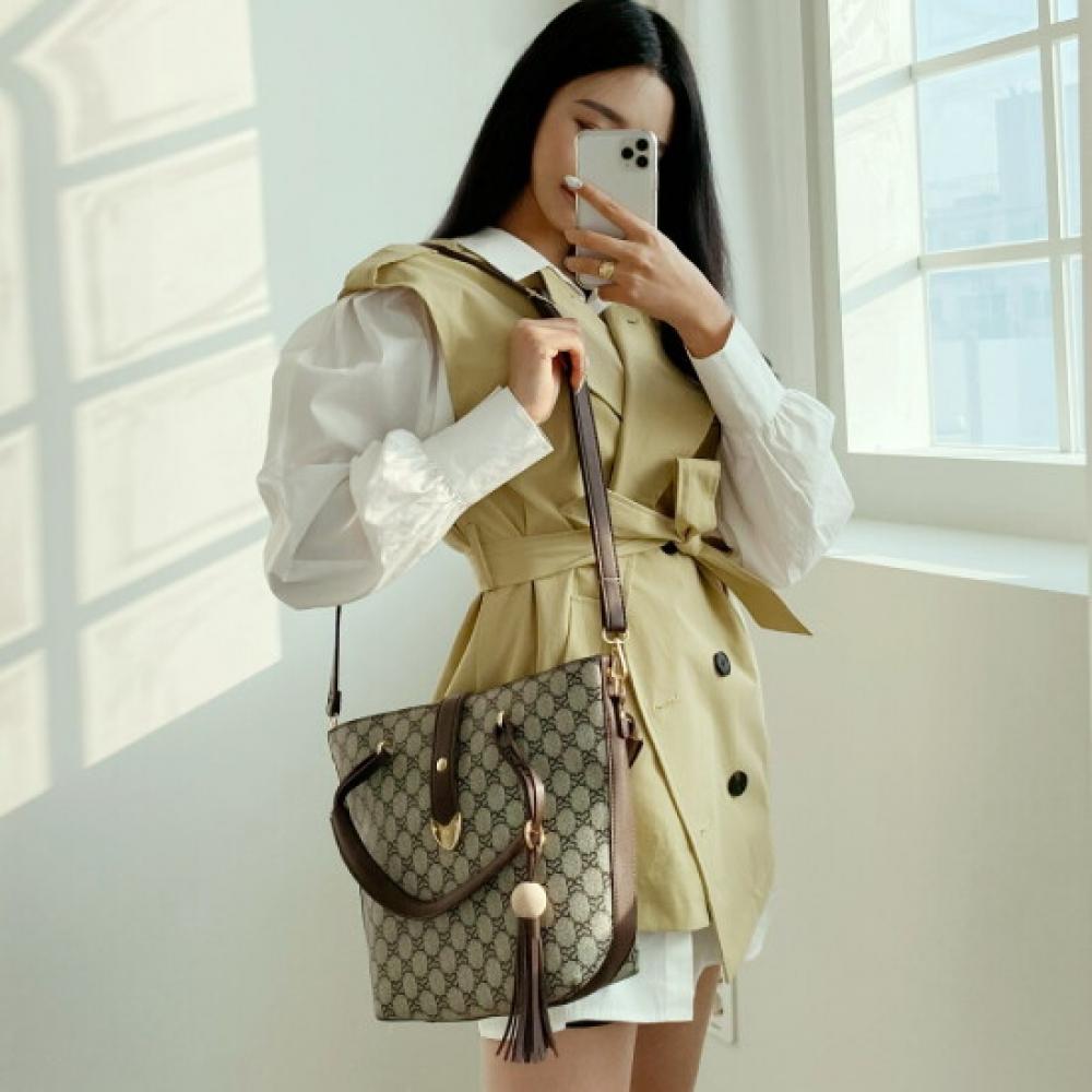 Fromheaven Women Tassel Point Shoulder Crossbody Bag Sfg106