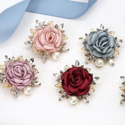 Женская брошь 3D Rose Leaf Искусственный жемчуг Стразы Лацкан Воротник Булавка Сумка Шарф Шляпа Украшение Брошь Выпускной Вечеринка Ювелирные изделия