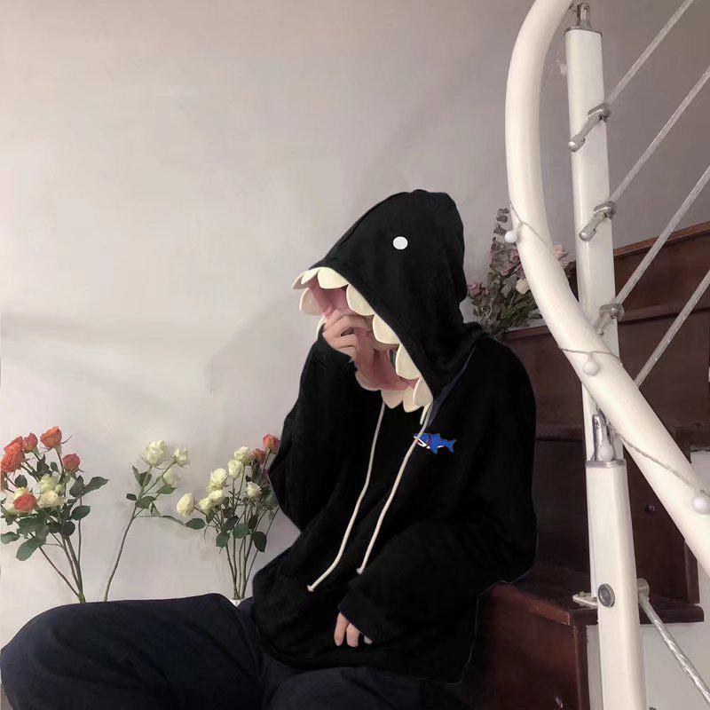 Трендовый свободный свитер-пуловер с принтом акулы для пары 2023 года