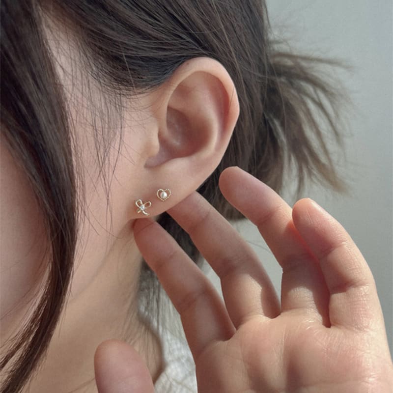 Youngglow 14k серьги-гвоздики с кубическим цирконием в виде ленты