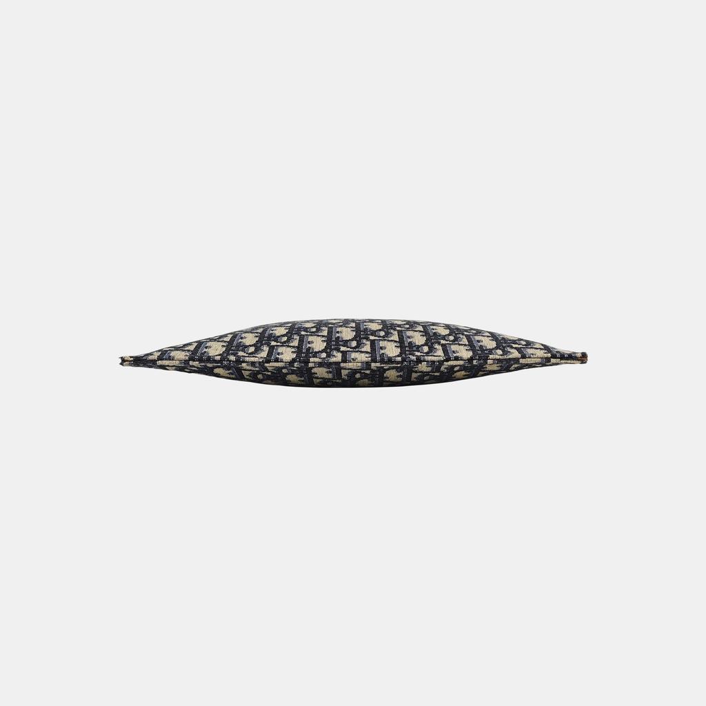 [Pre-Owned] A5 Embossed Logo Detachable Wrist Strap Oblique Print Jacquard Fabric Clutch - Very Good #1N1RI5N