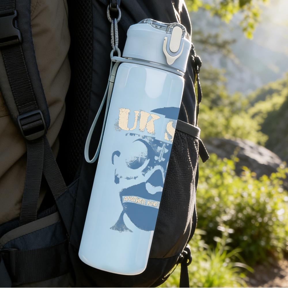 1PC Night watch shield vintage print 750ml colorful plastic sports water bottle leakproof pop up lid with straw for outdoor work home use