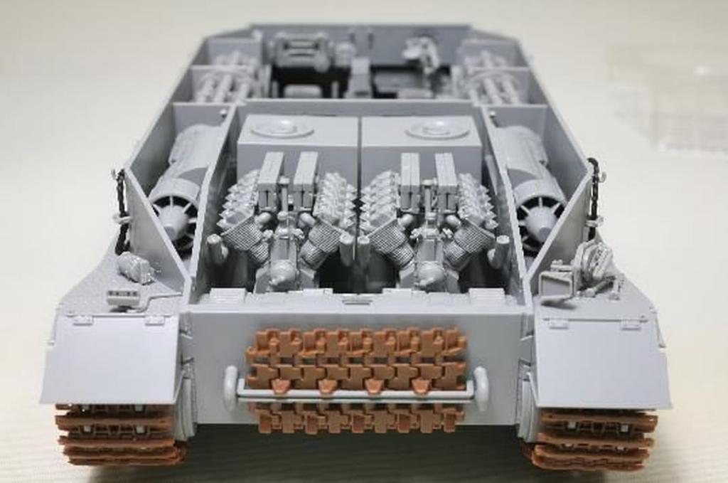 amusing hobby Немецкий тяжелый танк «Тигр» прототип автомобиля с полным интерьером, пластиковая модель AMH35A061 1/35 (P)