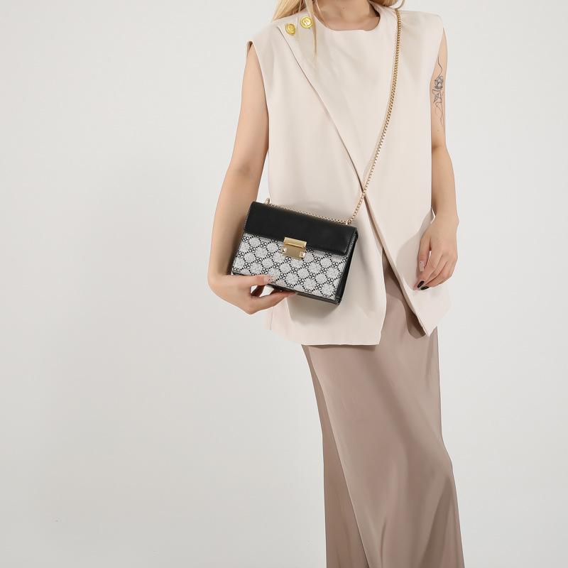 Ретро мода красивая цепочка маленькая квадратная сумка 2024 лето новая популярная простая индивидуальная сумка через плечо женская