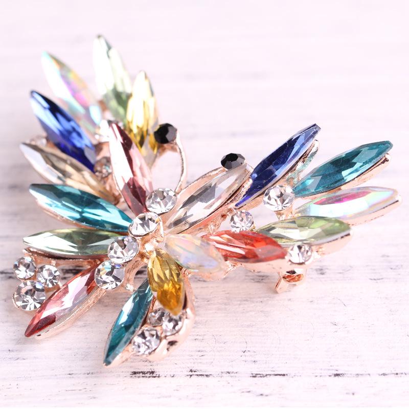 Модная индивидуальная тенденция брошь в виде бабочки из хрусталя и стекла для женской одежды XZ4405