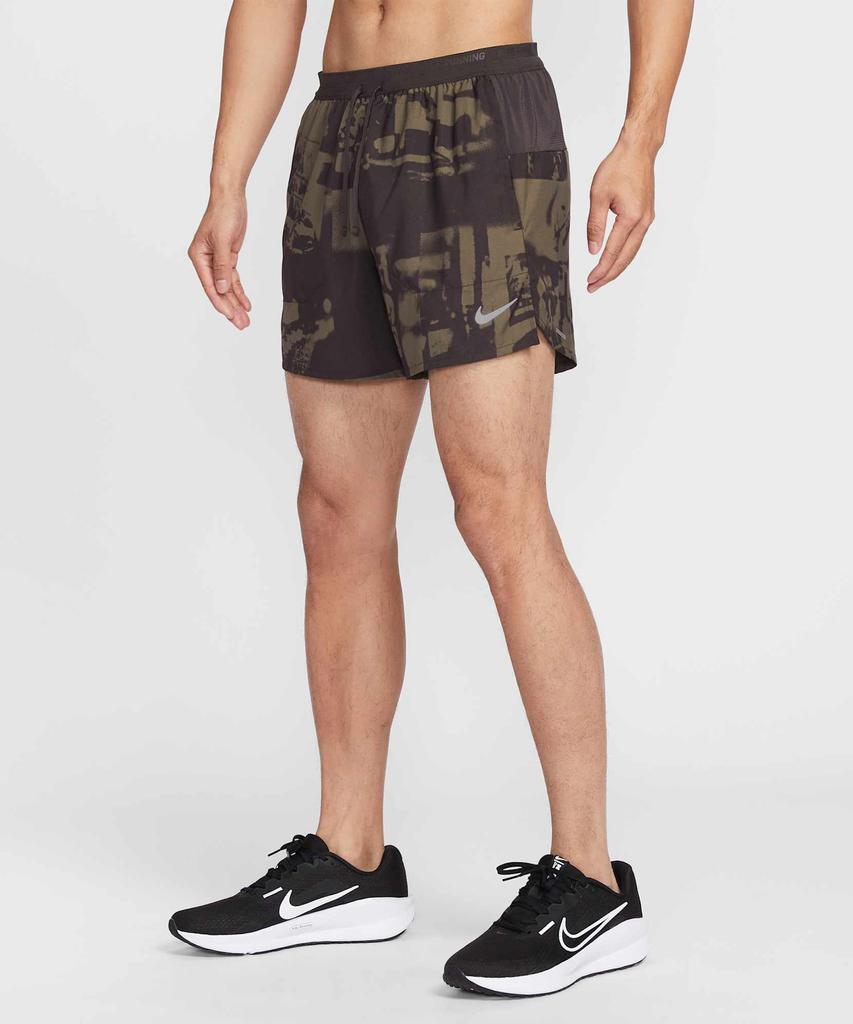 Nike Беговые шорты Stride Dry-Fit 5 дюймов с подкладкой M - Темный лесной орех:Бархатный Коричневый:Размер Мосс / Iq6058-212