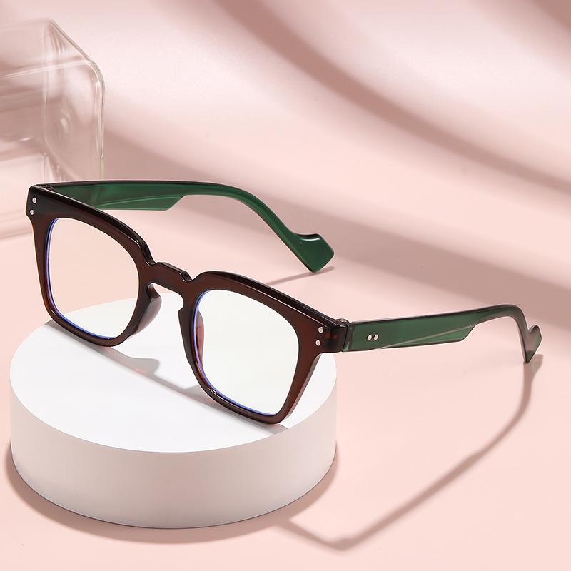 Hong Kong Style Retro Small Square Anti-Blue Light Reading Glasses - Versatile and Fashionable Presbyopia Eyewear.