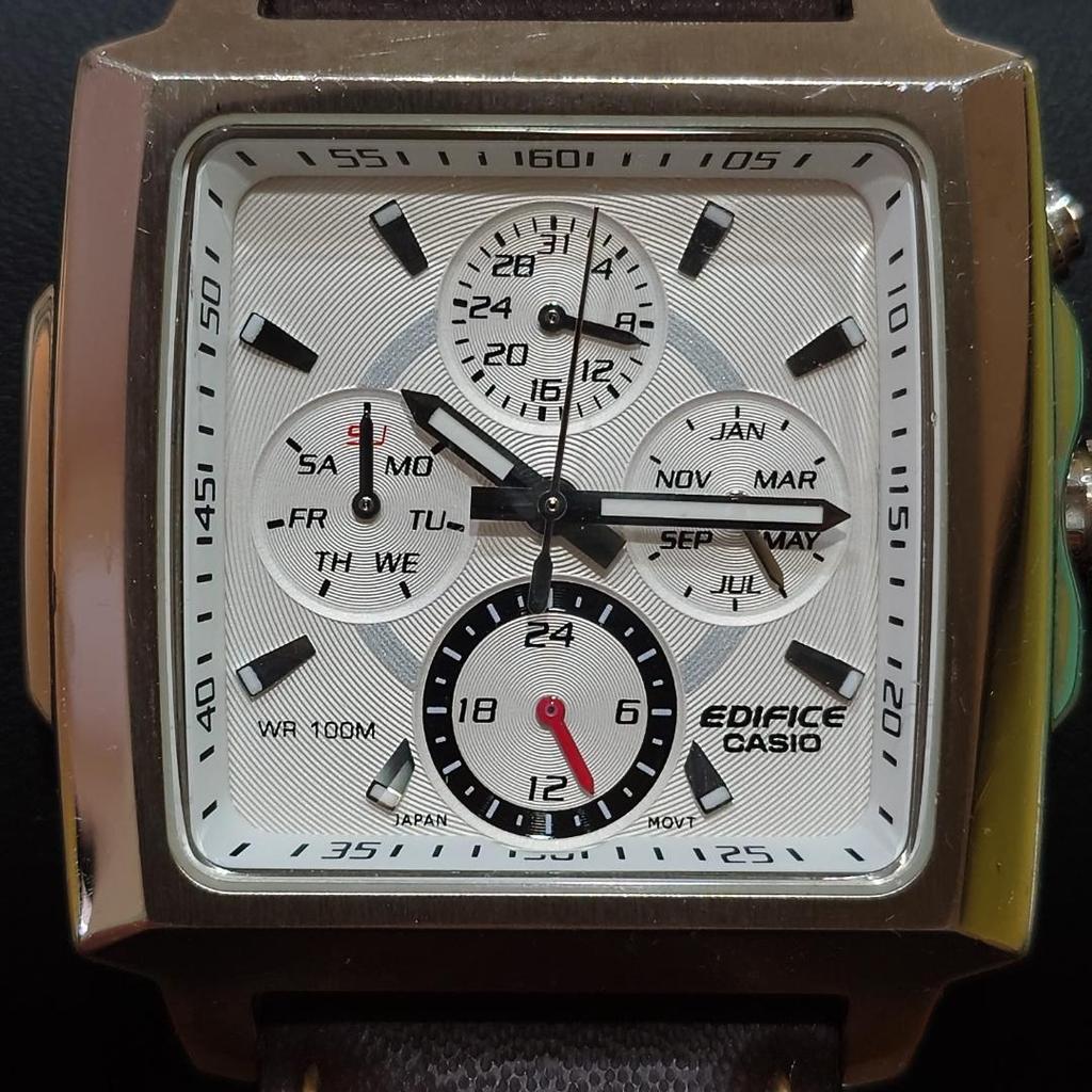 Подержанные кварцевые часы Casio Edifice