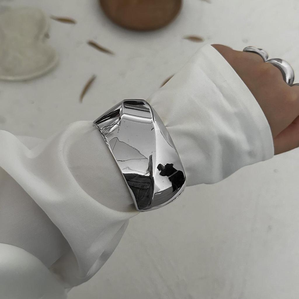 Асимметричный браслет с овальным срезом в европейском и американском стиле