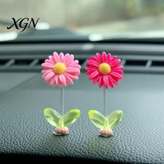 Interior Car Decor Spring Wobbly Flower Dashboard Ornament, Shaking Head Sunflower Decor, Cute for Rearview Mirror And Home Office