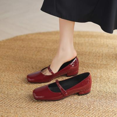 Новая женская кожаная обувь на низком каблуке, повседневные балетки, женская резиновая обувь на мягкой подошве, черные женские туфли, квадратный носок, лакированная кожа, квадратный каблук