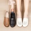 Летние новые кожаные туфли для мам на мягкой подошве из говяжьей кожи, повседневные туфли-лодочки на плоской подошве с перфорацией, женские сандалии с отверстиями для среднего и пожилого возраста