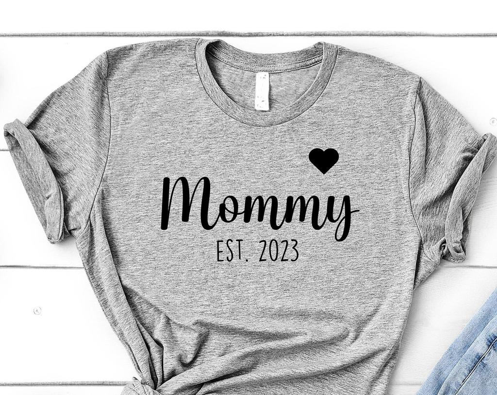 Personalized Mommy T-Shirt: New Mom Gift