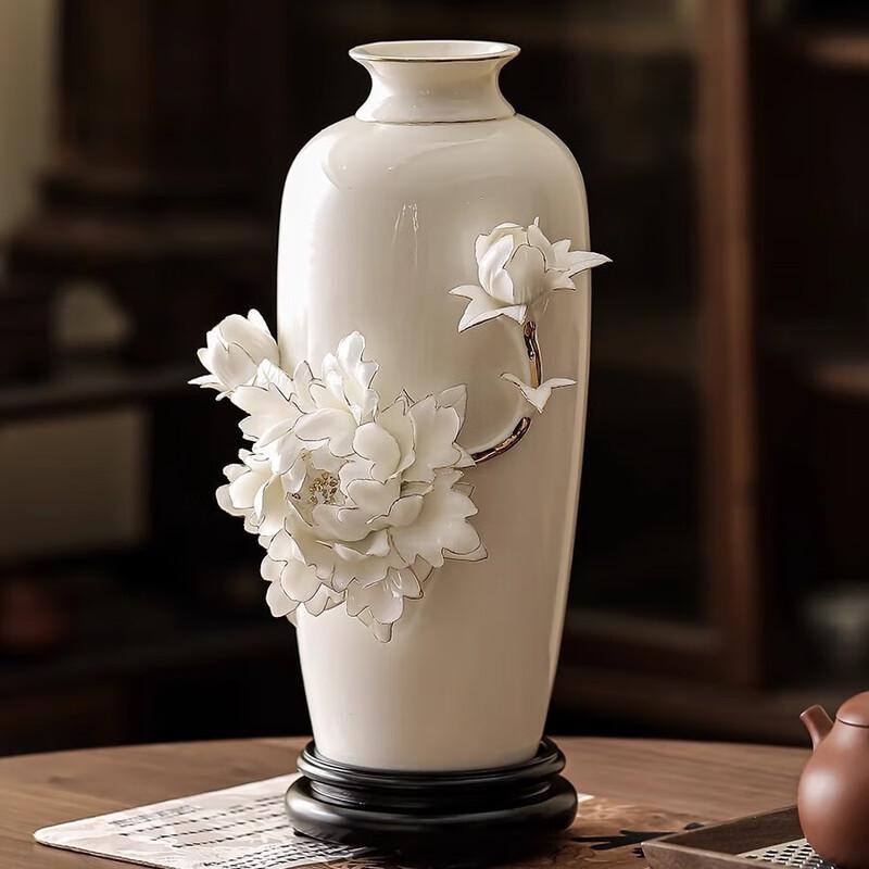 Керамическая ваза-капля в стиле легкой роскоши