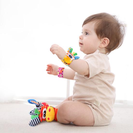 Детские погремушки, носки, игрушки на запястье, высококонтрастные детские игрушки, черно-белые детские игрушки, развивающие мозг, детские игрушки, подарки на вечеринку для новорожденных мальчиков и девочек